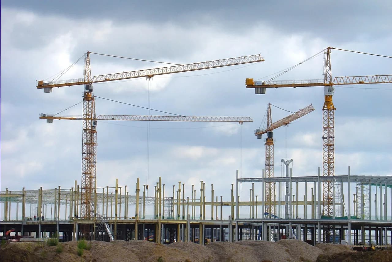 Central Florida development site with cranes