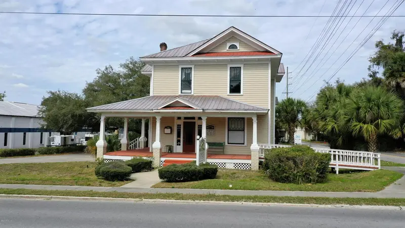 151 Se 8th St, FL