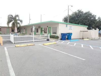 215 Scenic Highway, FL