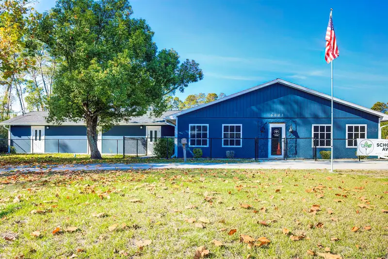 6001 Deltona Blvd, FL