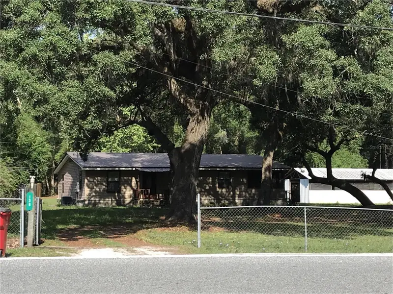 136 S Commercial St, FL