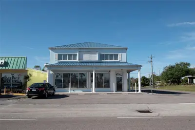3221 Tamiami Trl, FL
