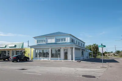 3221 Tamiami Trl, FL
