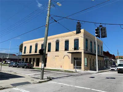 2100 Main Street, FL