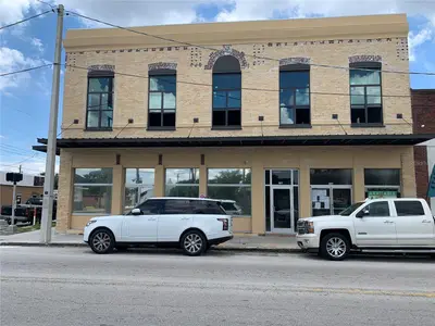 2100 Main Street, FL