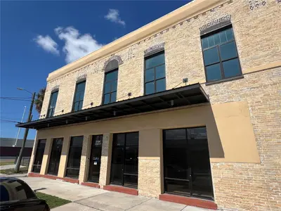 2100 Main Street, FL