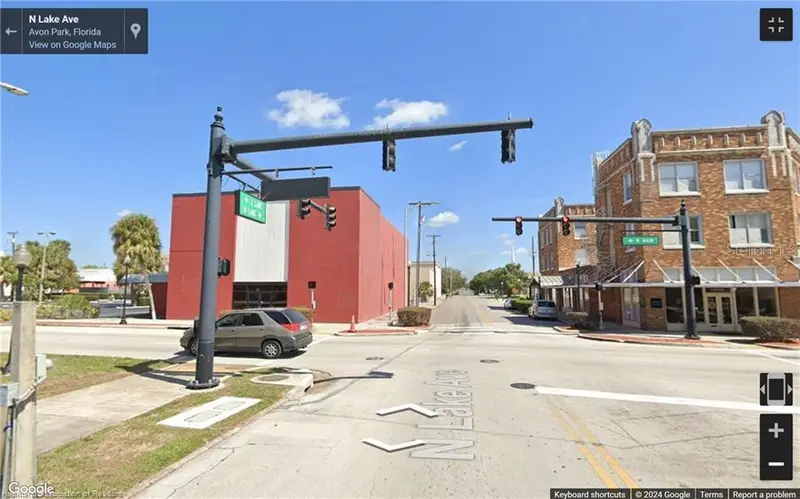 2 W Main St, FL