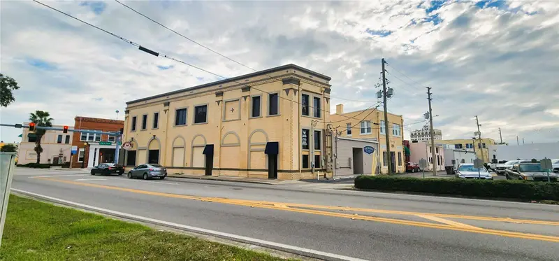 251 E Park Ave #102, FL