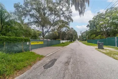 201 Lakewood Drive, FL