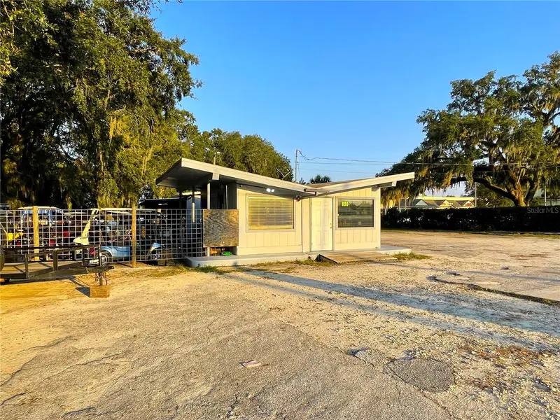830 S Main St, FL