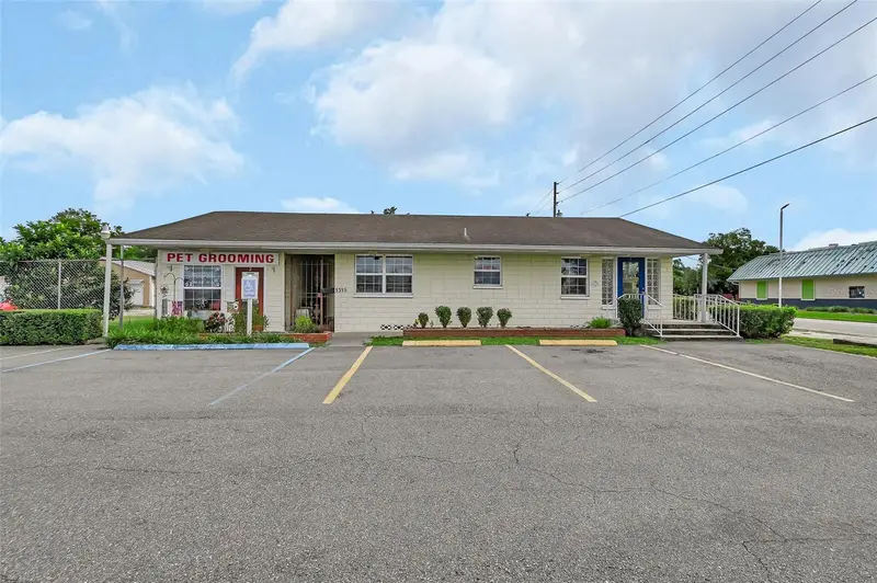1319 S Woodland Blvd, FL