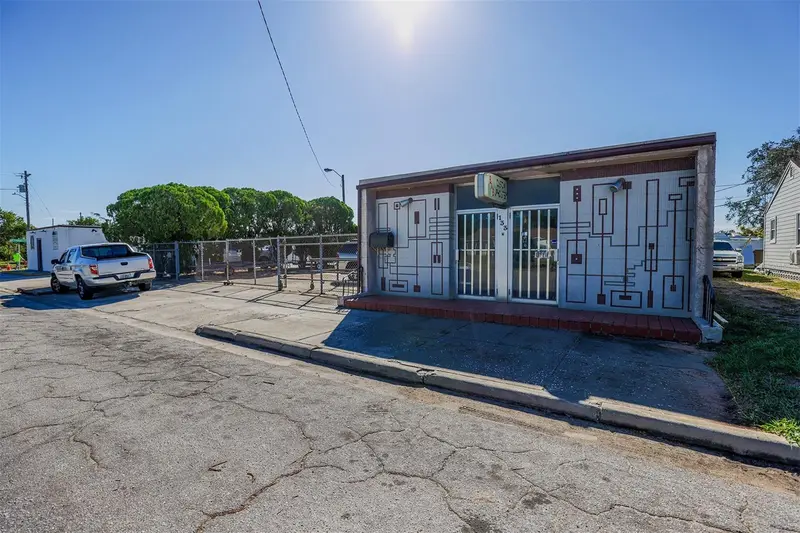 133 W Stuart Ave, FL