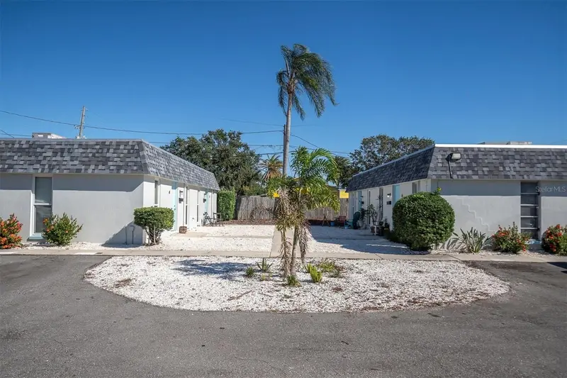 885 Beltrees St, FL