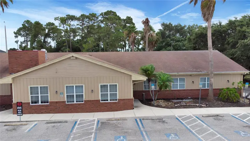 1152 Tamiami Trl, FL