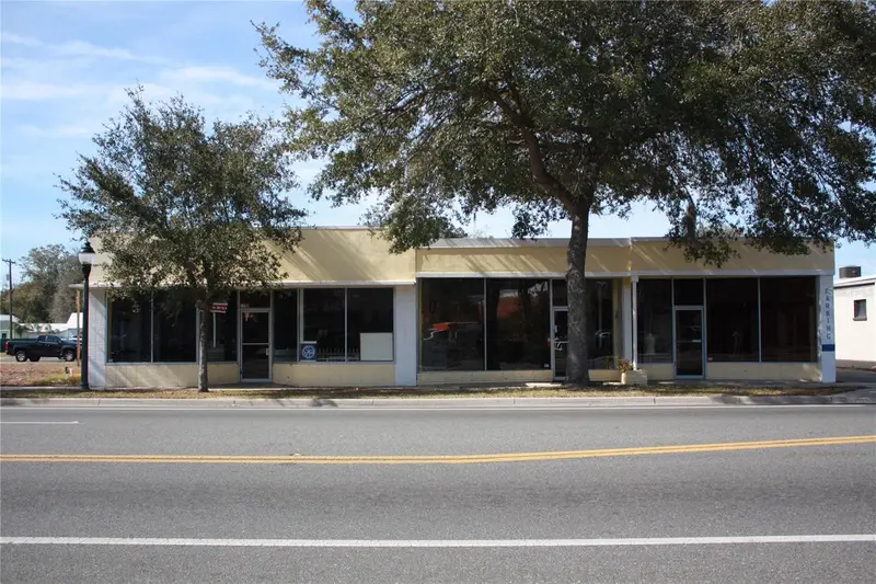710 N Main St, FL