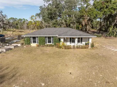 6876 State Road 44, FL