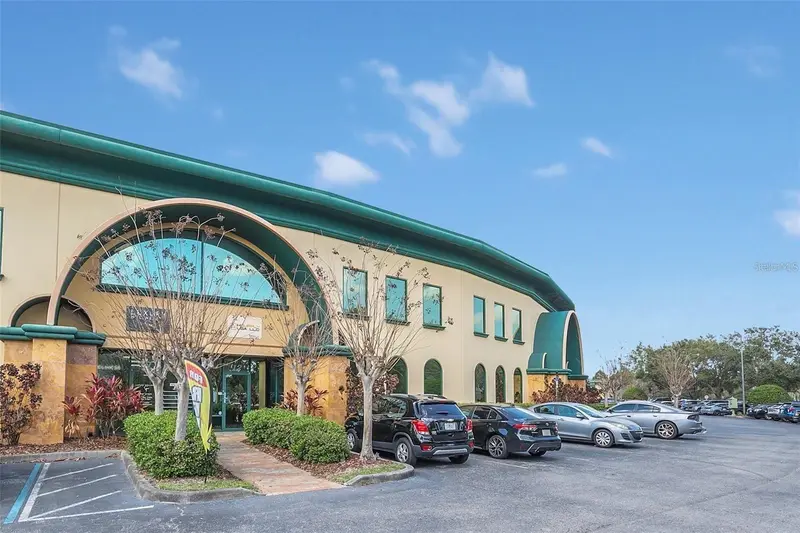 6881 Kingspointe Pkwy #11, FL