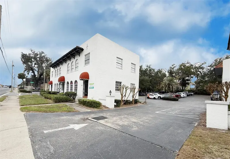 818 E Silver Springs Blvd, FL