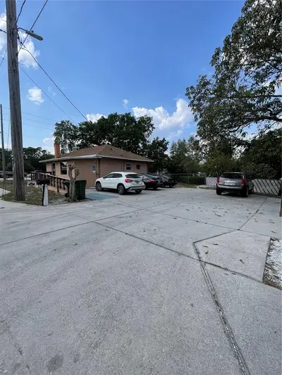 2106 1st Street, FL