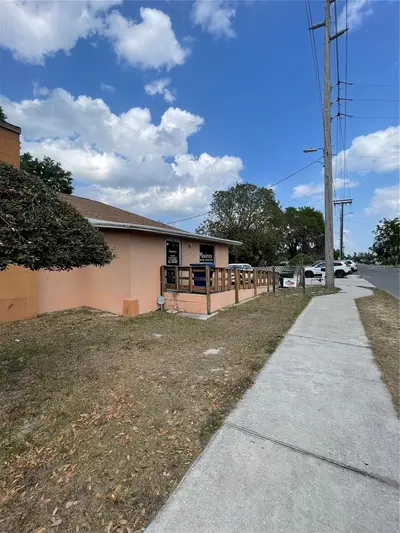 2106 1st Street, FL
