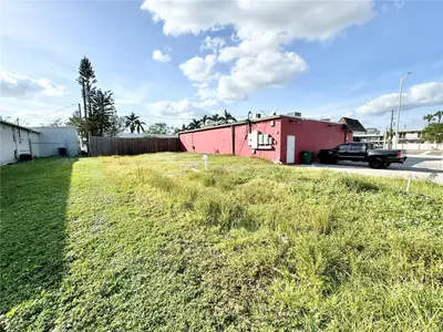 3090 Bee Ridge Road, FL