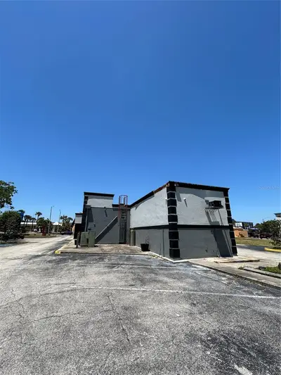 6320 International Drive, FL