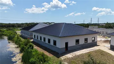 40 Exchange Loop Loop, FL