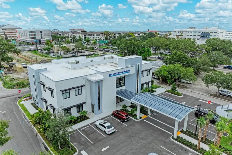 201 5th Avenue Dr E, FL