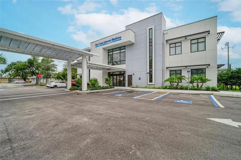 201 5th Avenue Dr E, FL