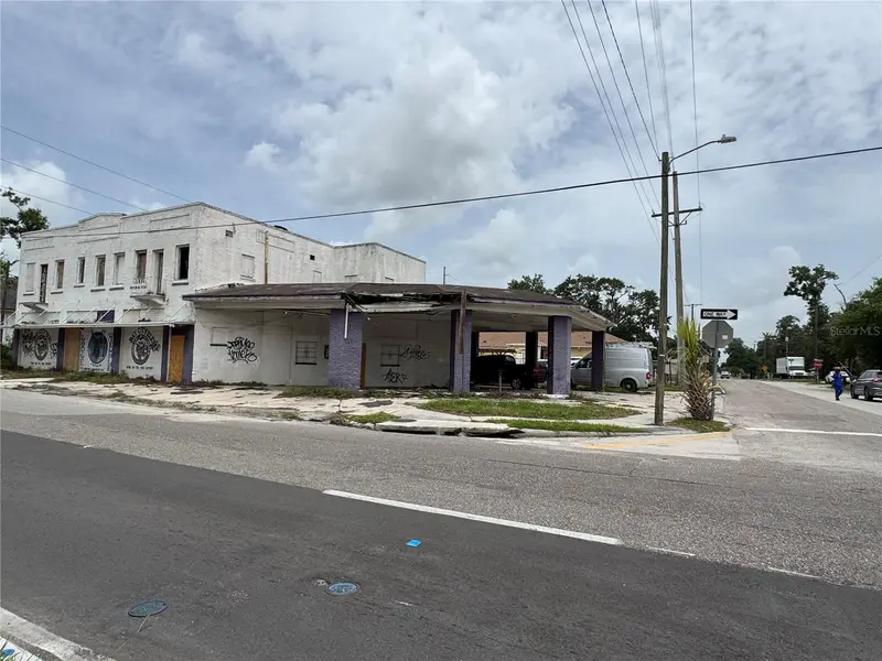 2804 E Columbus Dr, FL