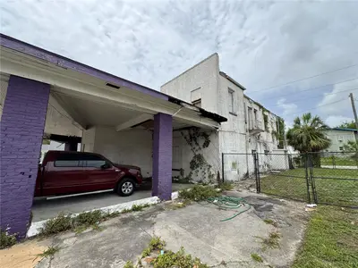 2804 Columbus Drive, FL