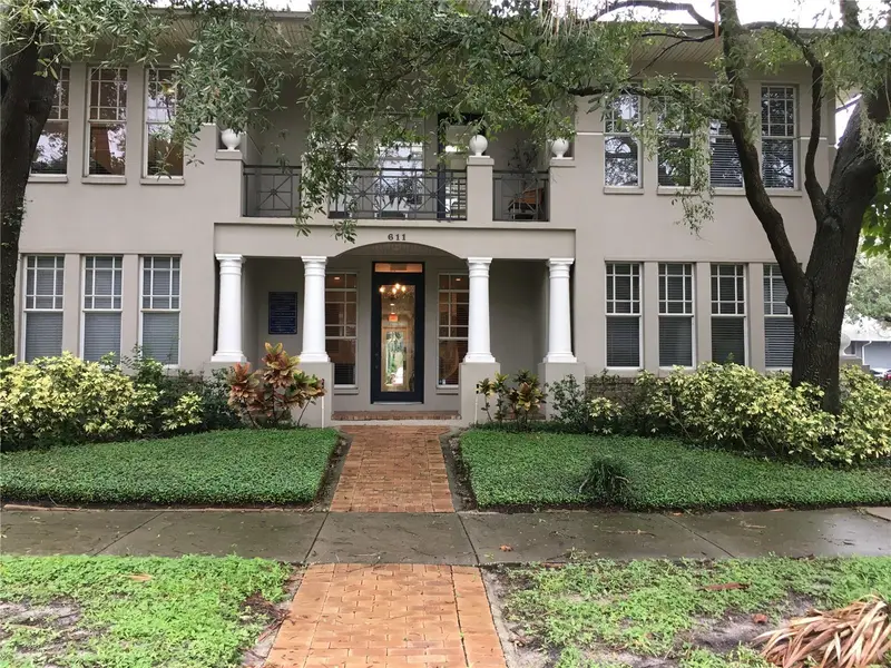 611 W Bay St, FL
