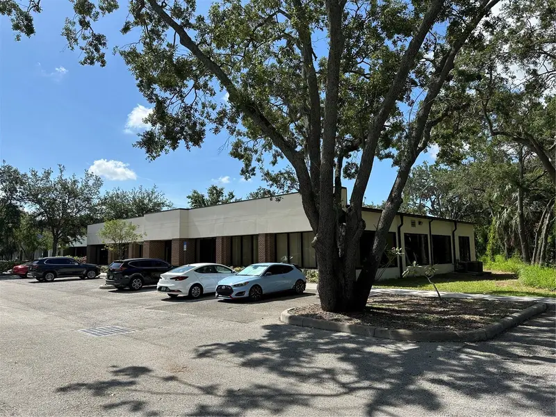 5620 W Sligh Ave, FL
