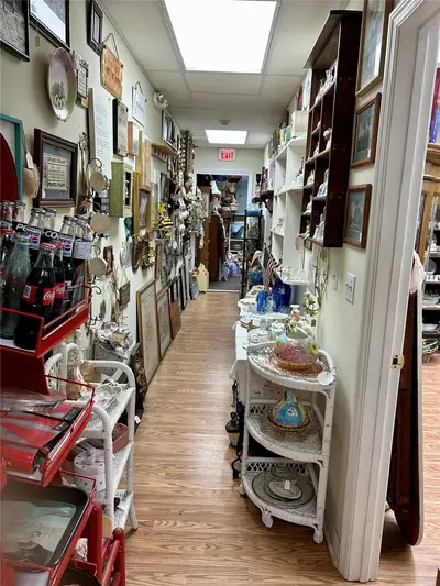 208 Main Street, FL