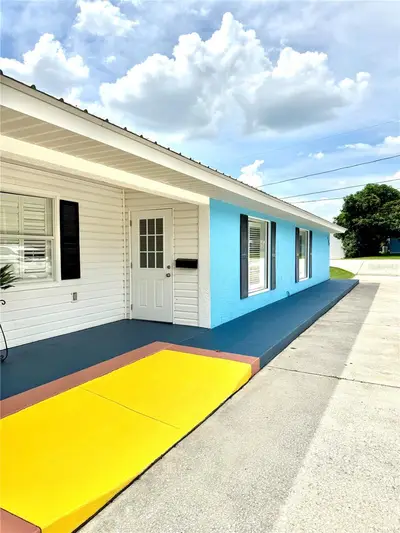 900 Hillcrest Avenue, FL