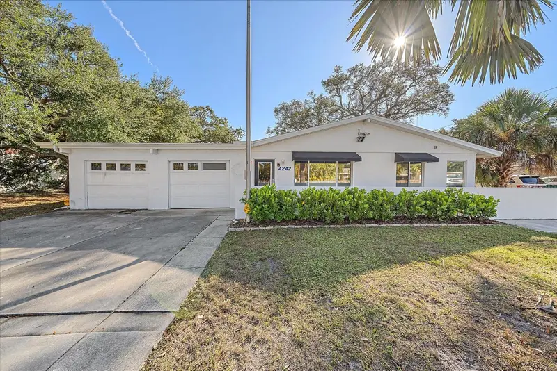 4242 Mcintosh Ln, FL