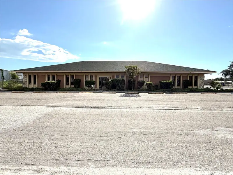 6736 Commerce Ave, FL