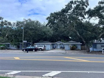 1302 Sunset Pt Rd, FL