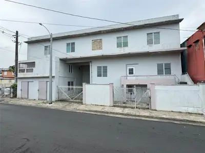 Pr 33 Av Rafael Cordero #110, PR