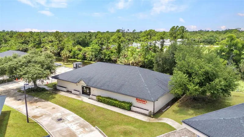983 Tamiami Trl, FL