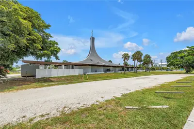 6608 Marina Drive, FL