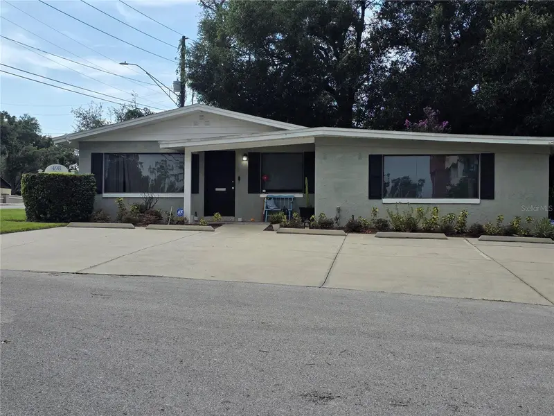 498 Esther Ln, FL