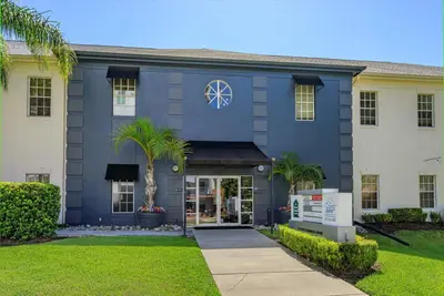 11 Summerlin Avenue, FL