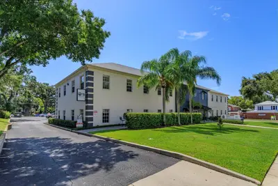 11 Summerlin Avenue, FL