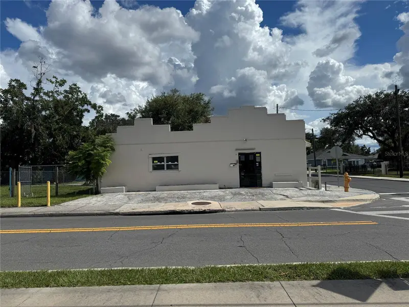 618 W 5th St, FL