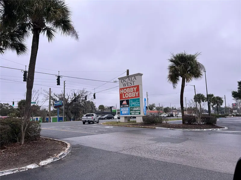 2400 Sw College Rd #104, FL