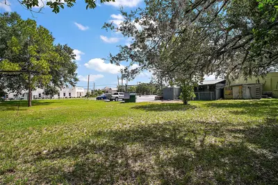 452 & 438 Park Avenue, FL