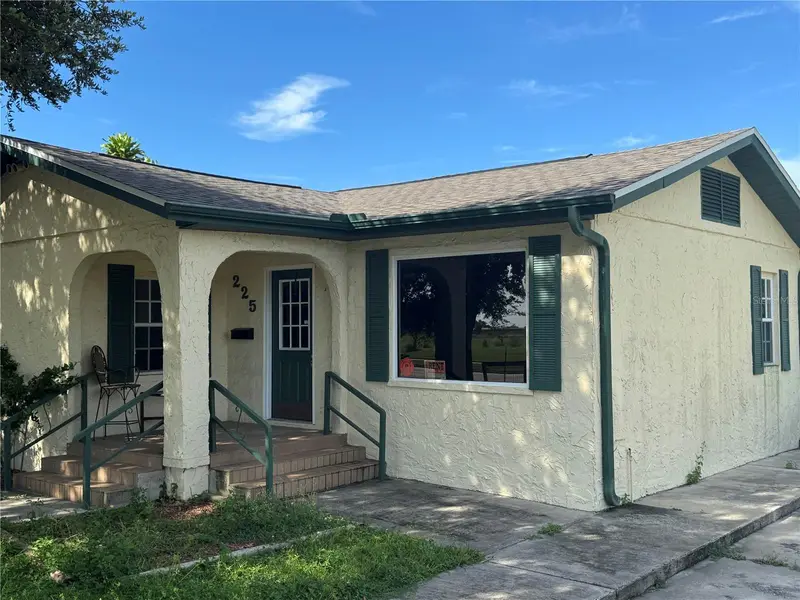 225 N Scenic Hwy, FL