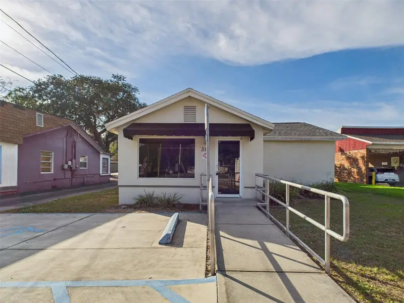 318 S 1st St, FL