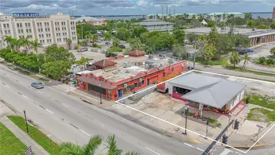 140 Tamiami Trail, FL